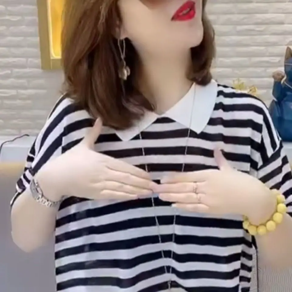 

Spring / summer 2021 new versatile retro short sleeve T-shirt loose black and white Lapel top