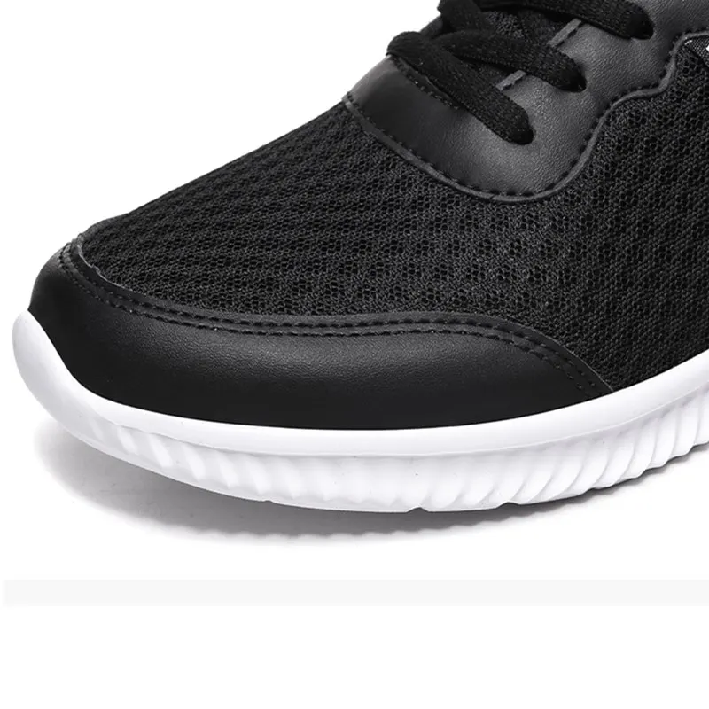 Легкие мужские спортивные кроссовки для улицы черные Нескользящие