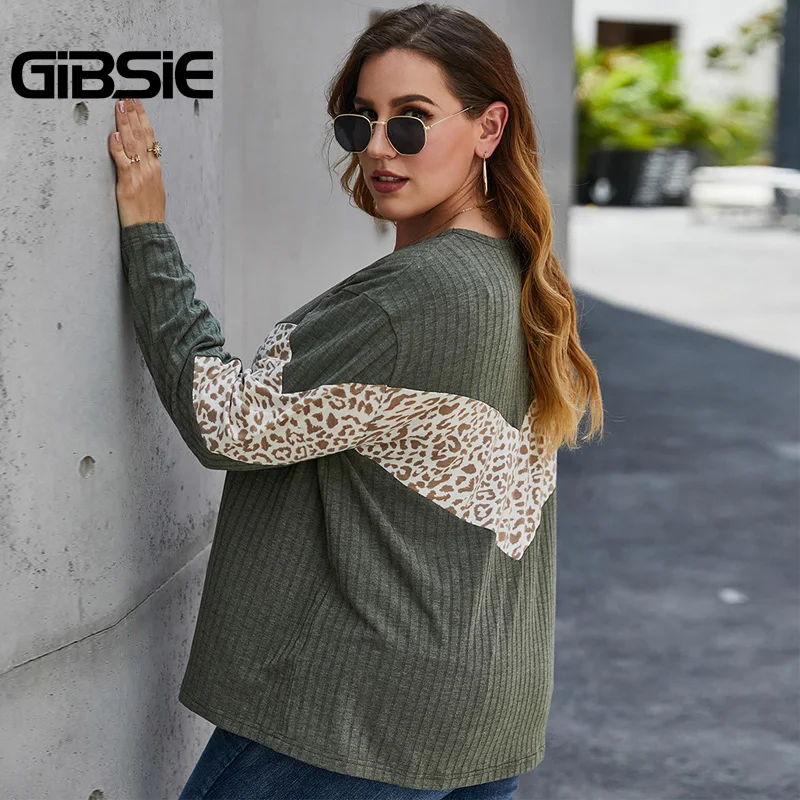 Женская трикотажная футболка с длинным рукавом круглым вырезом и леопардовым