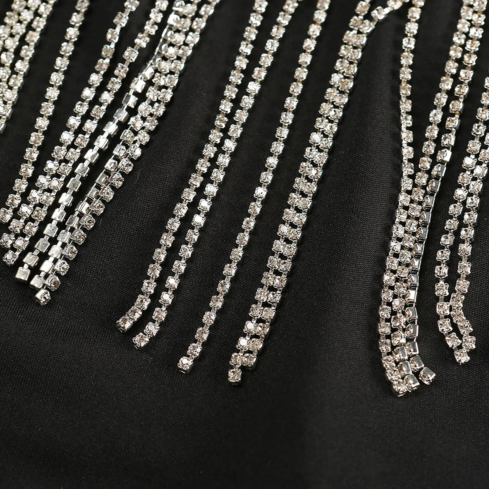 Женский жилет с вышивкой яркий кисточками и бриллиантами соблазнительные