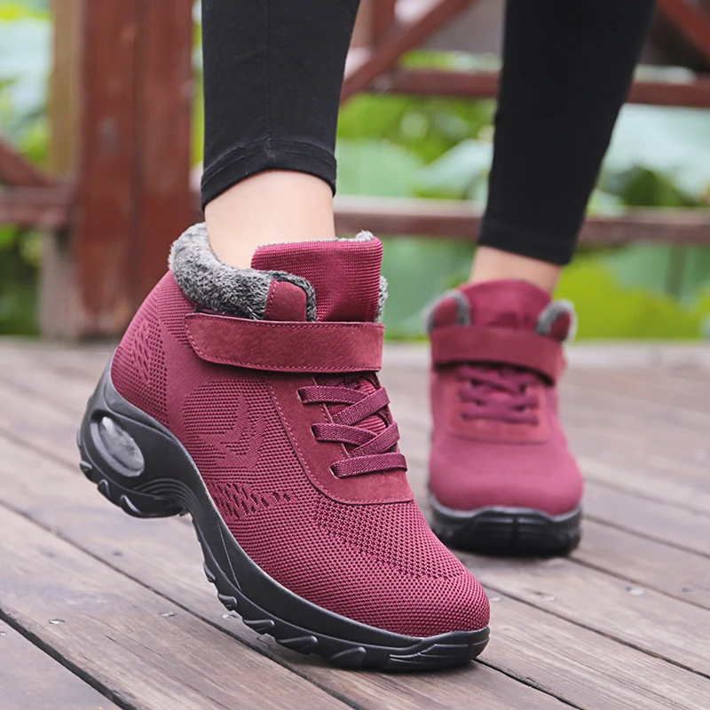 Женские зимние ботинки теплые походные ботильоны нескользящая походная обувь