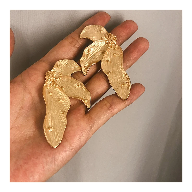 Женские серьги гвоздики в стиле ретро вечерние сережки готическом с