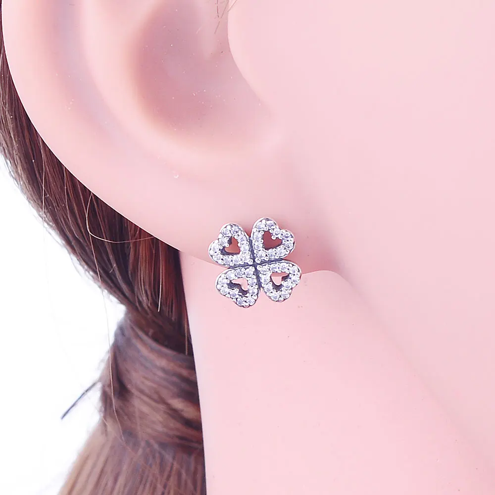 Женские серьги гвоздики из серебра 925 пробы с прозрачным