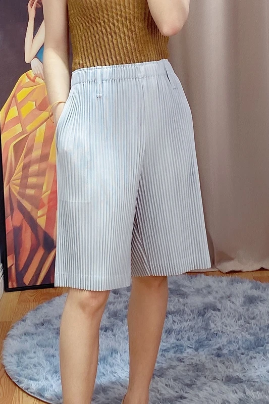 

LANMREM women pleated shorts 2021 Summer new fashion elastic waist knee length trousers casual large size loose famale YJ867