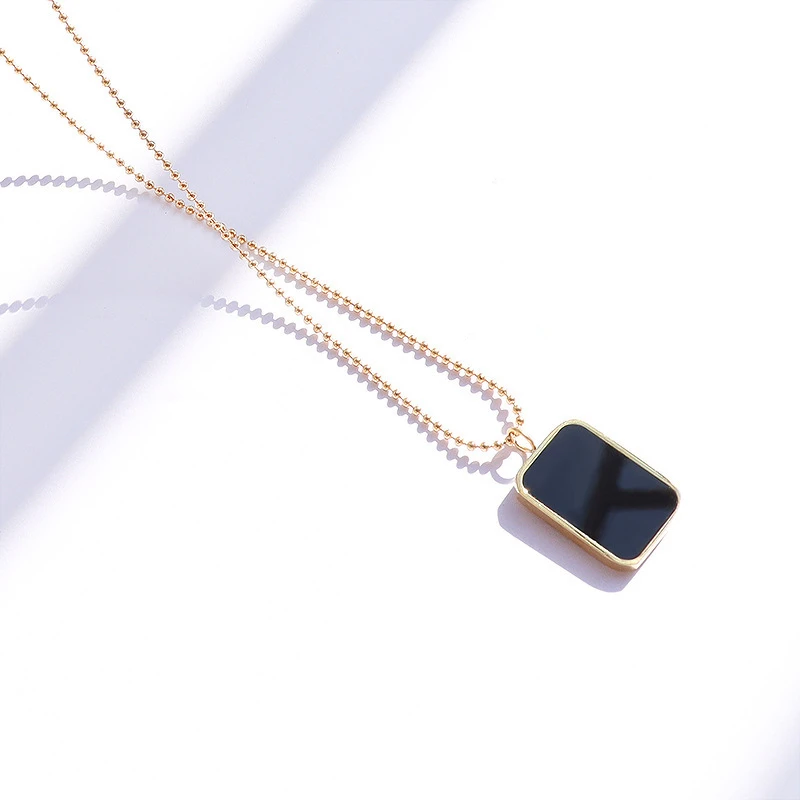 

TOSOKO Stainless Steel Jewelry Simple Rectangular Tag Black Shell Pendant Necklace Female Clavicle Chain BSP528
