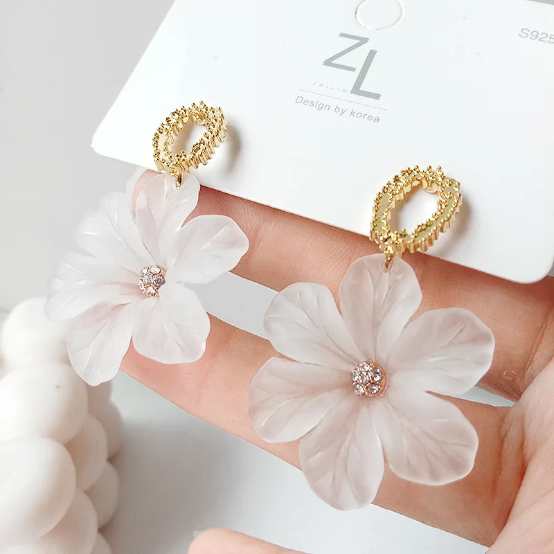 

2022 New Flowers Earrings Transparent Korean Forest Department Resin Flower Earrings Niche Design Girl Earring Gift For Friends