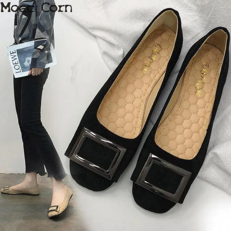 Туфли женские на плоской подошве повседневные лоферы без застежки балетки