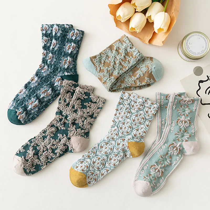 

Harajuku Retro Embroidery Women Socks Fashion Japanese Kawaii Cute Socks Ethnic Lolita Lace Flower Crew Socks Christmas Gift