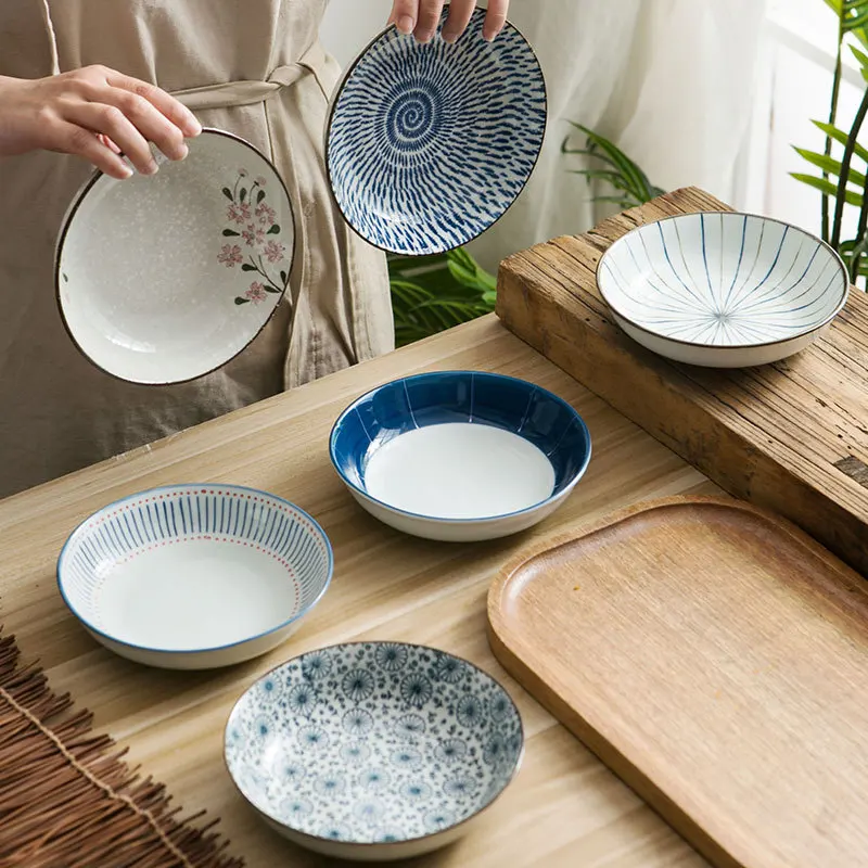 Фарфоровая тарелка домашняя обеденная ручной подглазурная роспись цветная для