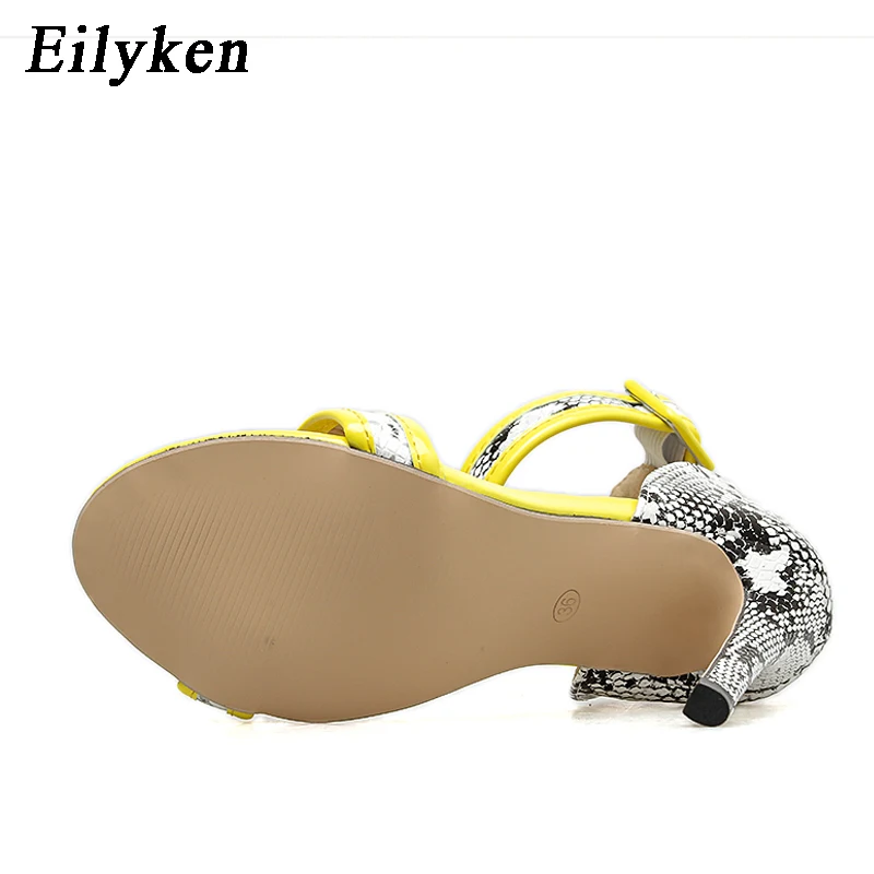 Eilyken на высоком каблуке Пряжка на щиколотке с ремешком женские Босоножки с открытым носком Модные желтые вечерние со вставками из кожи, имитирующей фактуру змеиной кожи женские босоножки Обувь Размеры 41 42