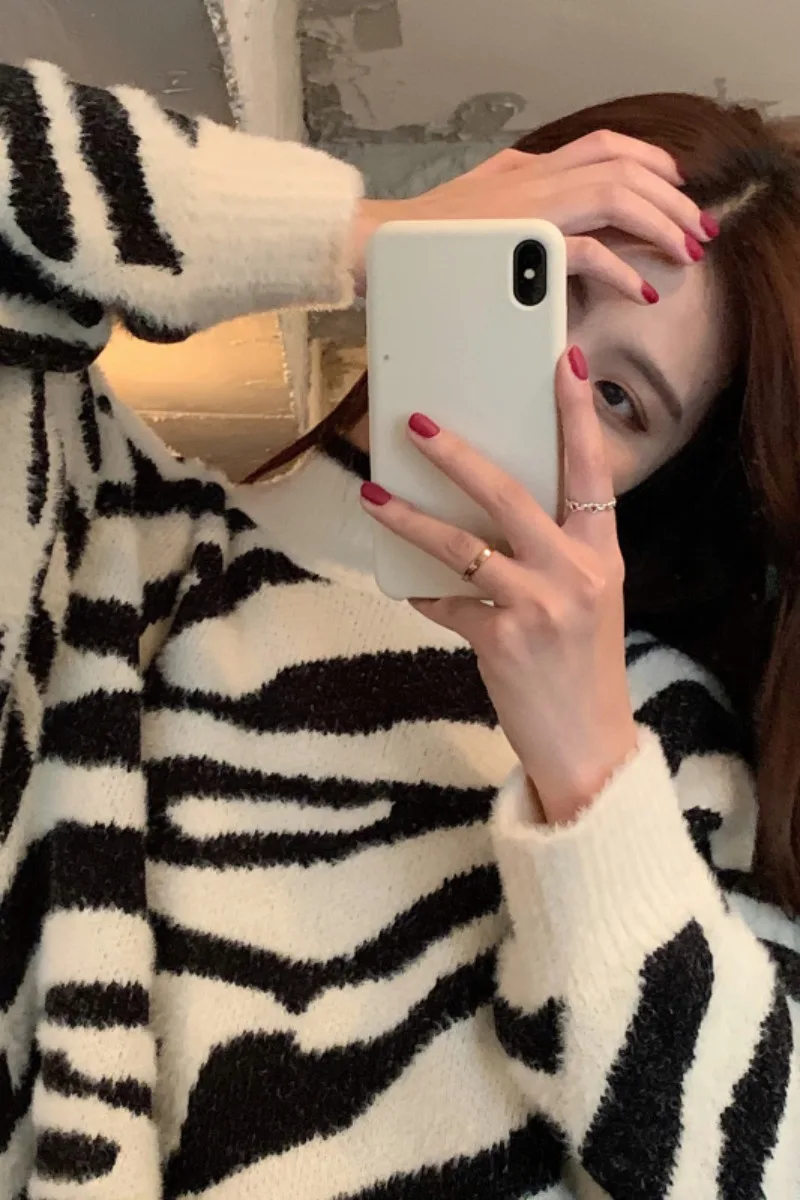 

Autumn and Winter Korean Style All-Match Sweater Loose Outer Wear Pullover Lazy Knitwear for Women