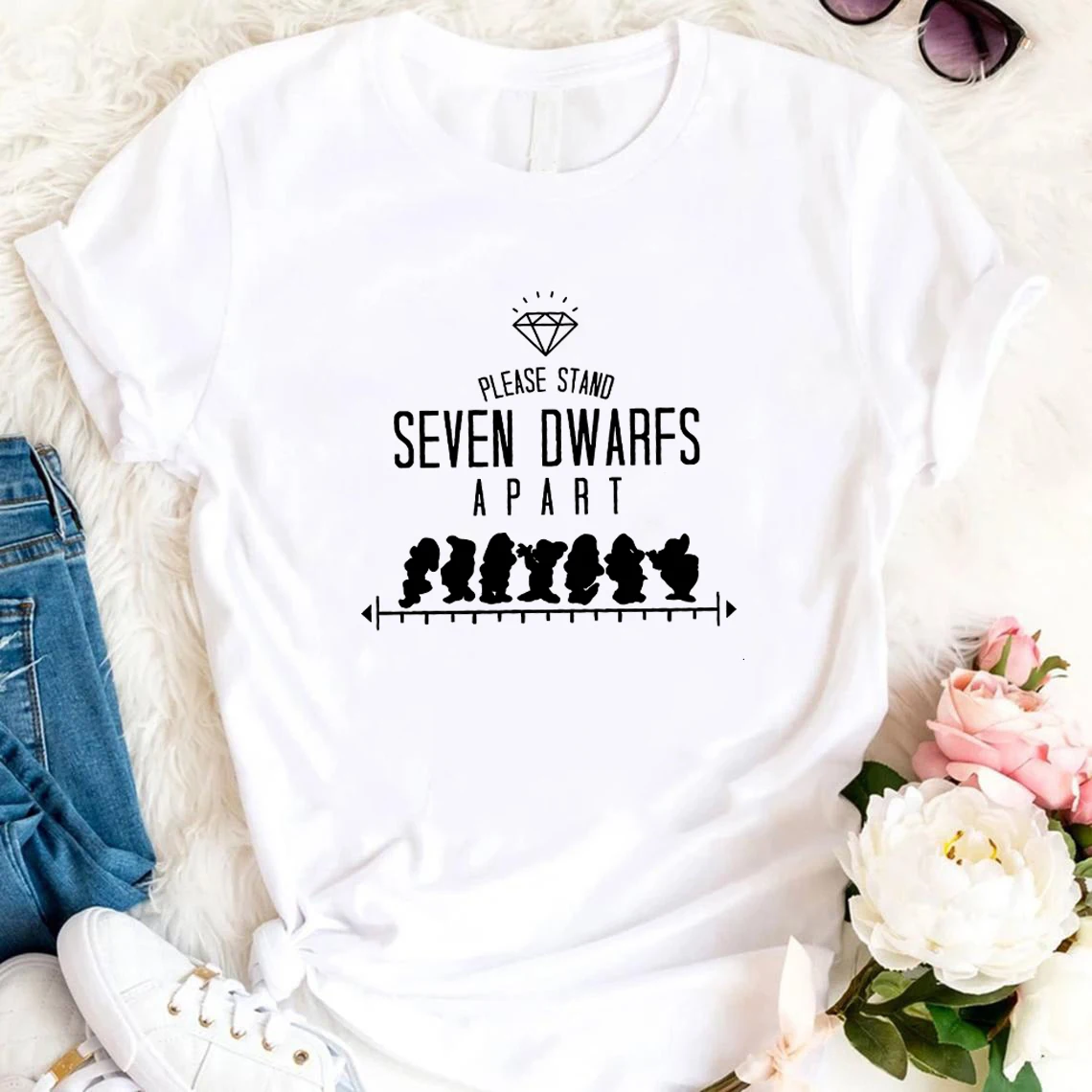 

Пожалуйста, стоят карлики, рубашка, футболка принцессы карликов, милые рубашки в стиле Харадзюку