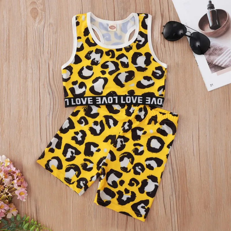 

Детский комплект из топа и шортов, с круглым вырезом и леопардовым принтом