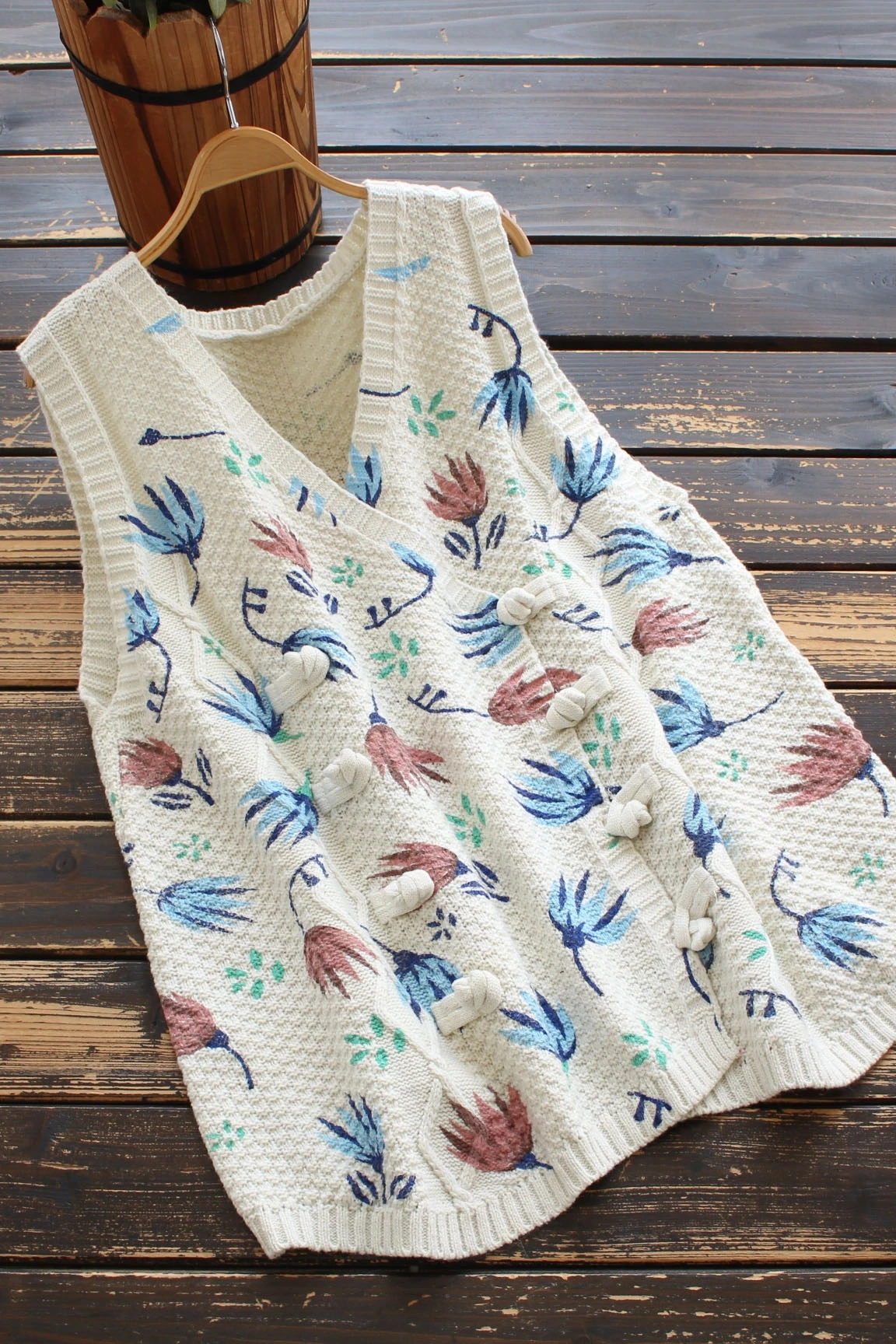 

new autumn women's wear art V-neck print loose knitted vest