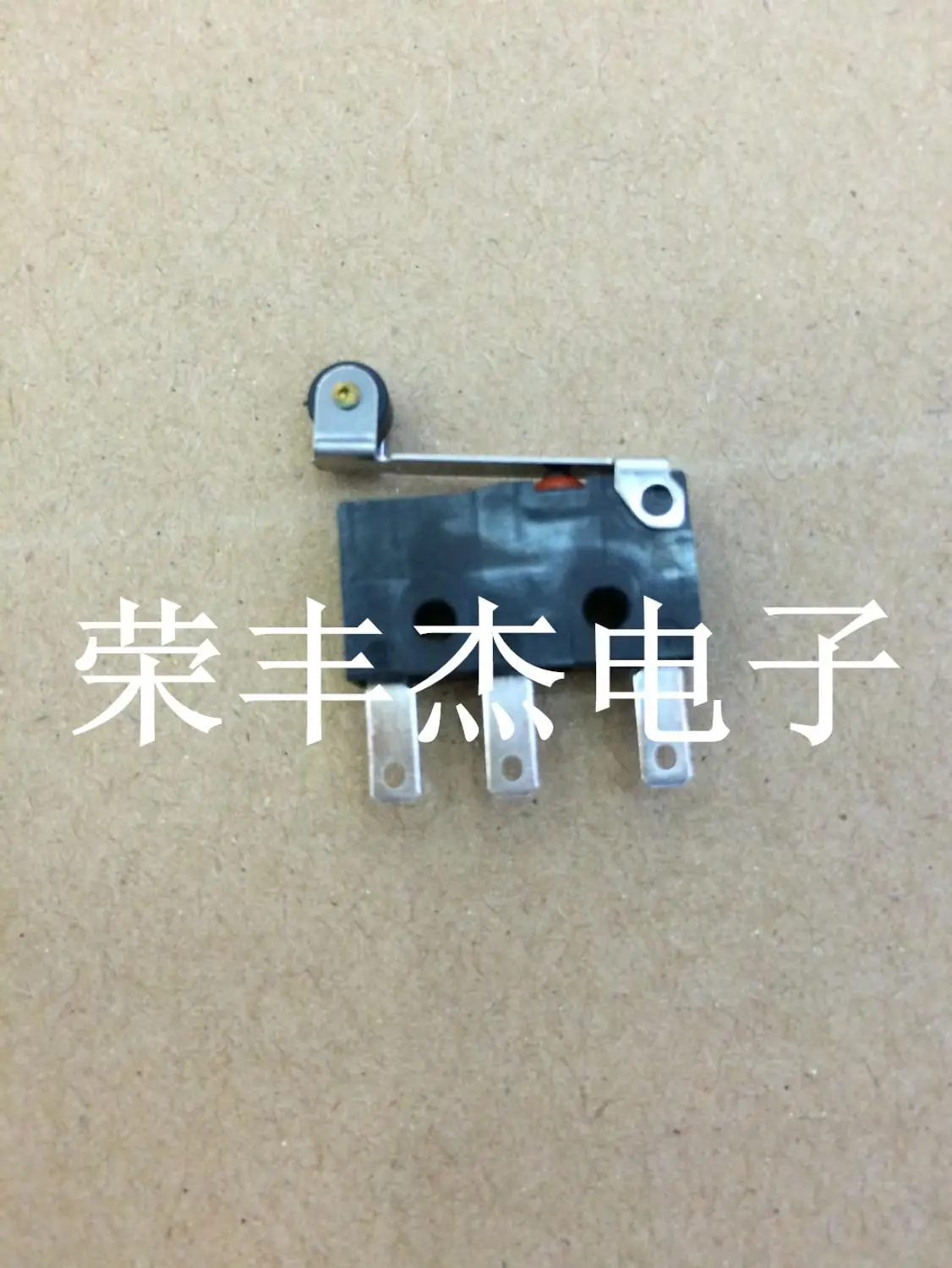 Оригинальный новый 100% D2SW-3L2T 3A 125VAC 30VDC micro switch