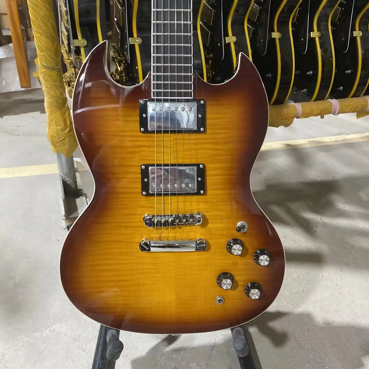 

SG G400 Version ElectriGuitar Chrome Hardware Flamed Maple Top Vintage Sunburst Color Rosewood Fingerboard Free Shipping