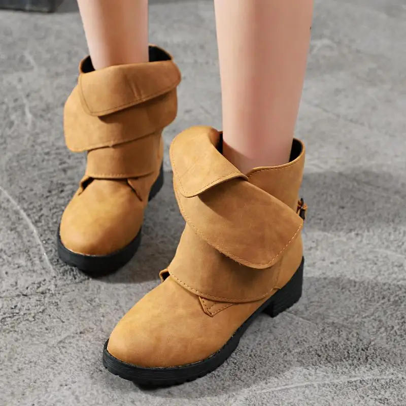 2021  Western Fashion Winter Woman Ladies Horse Riding Boots Vintage Combat Punk Boot Women Genuine Leather Short Boot