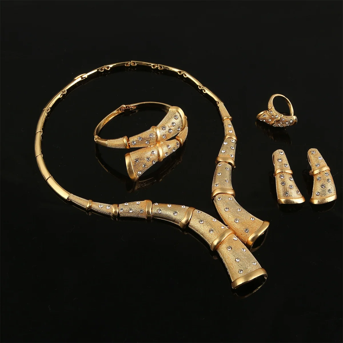 

Gold Color Crystal Trendy Necklace Earring Bracelet Ring Fashion Women Jewelry Sets