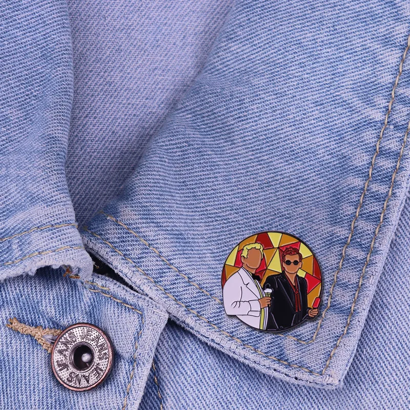 Жесткая эмалированная заколка с изображением ангела и демона вдохновленная