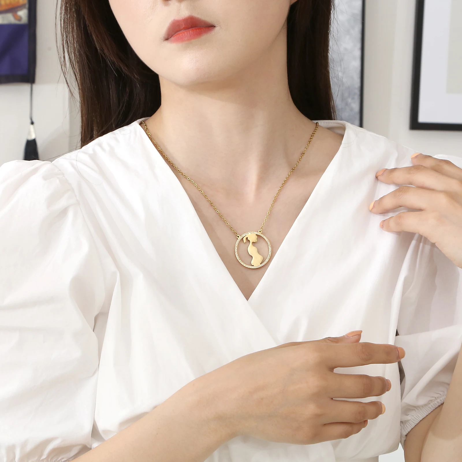 Ожерелье HOUWU из нержавеющей стали с покрытием 18-каратного золота для женщин Лидер