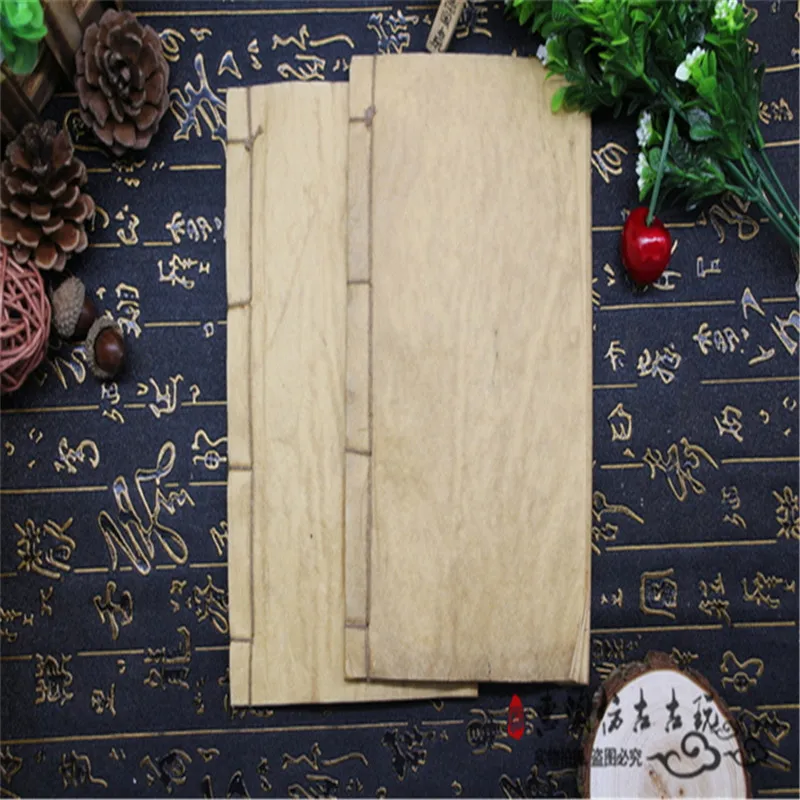 Китайские старые книги с прострочкой Fengshui для предсказаний гадания | Дом и сад