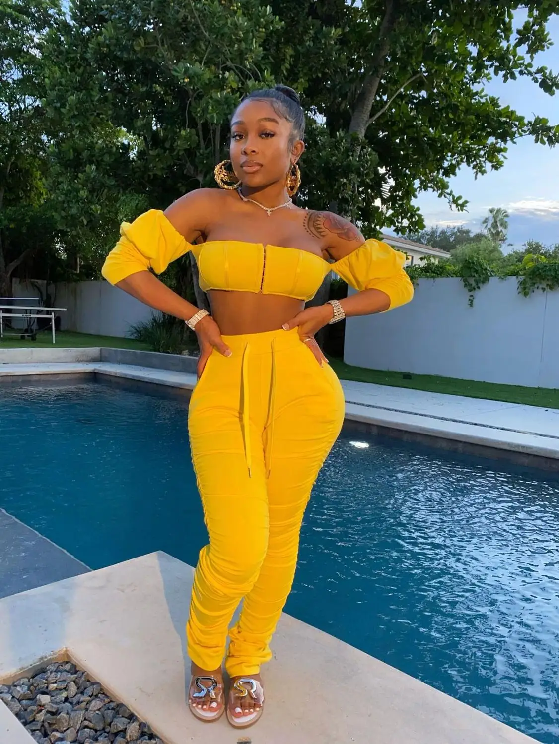 

Summer Sexy 2 Piece Set Strapless Crop Top And Long Pants Pleated Sports Casual Suits Two-Piece Set Women Long Pants Tracksuits