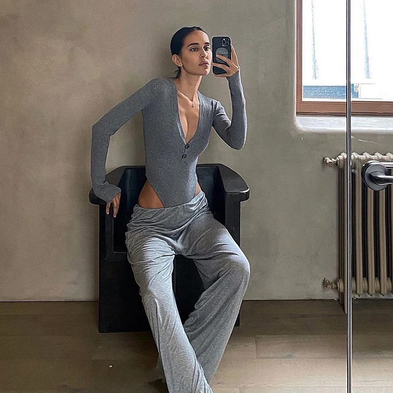 

HEYounGIRL Casual Solid V Neck Ribbed Long Sleeve Bodycon Bodysuit Autumn Basic Short Jumpsuit Women Fashion Elastic Body Top