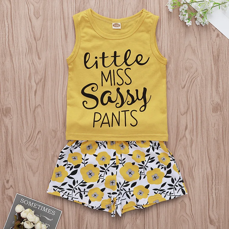 Эксклюзивная детская одежда шорты Little Miss Sassy с буквенным принтом желтый жилет
