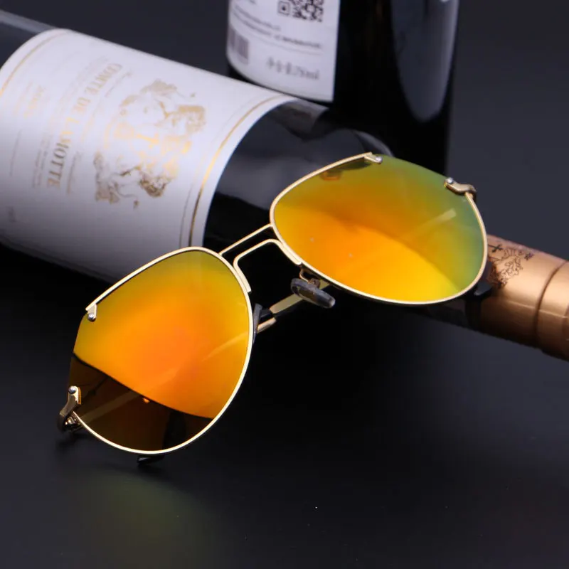 

Cut Edge Grey Ant Irregular Color Film Sunglasses Women's Metal Fashion Sunglasses Fashion Gorgeous Toad Mirror