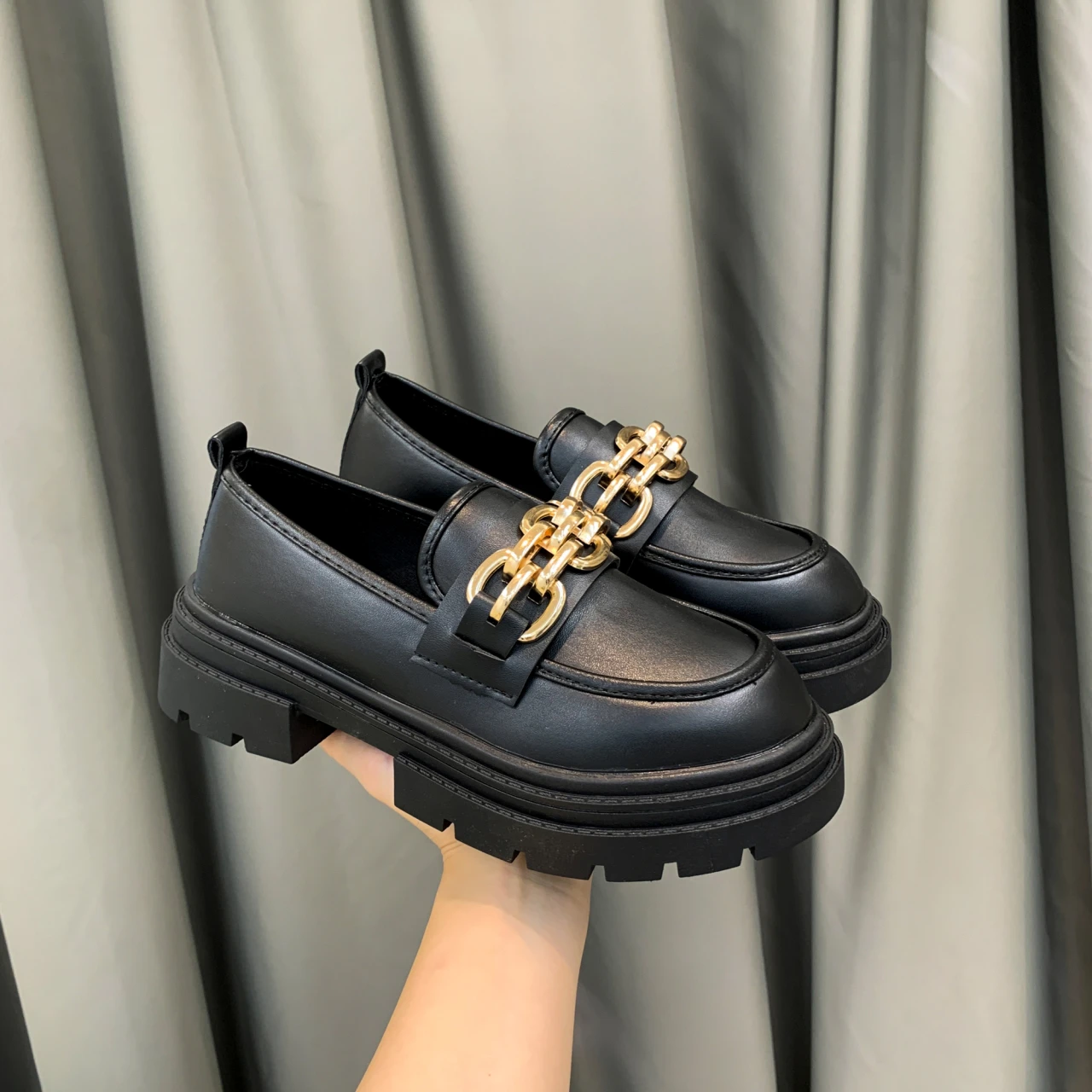 

Женские туфли на плоской платформе, без шнуровки, на толстой подошве, повседневные, на шнуровке, однотонные, в стиле ретро, с металлическим у...