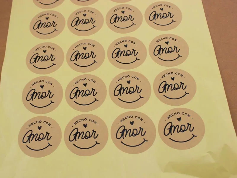 Низкая цена крафт-бумага клейкая наклейка этикетка печать экологически чистые