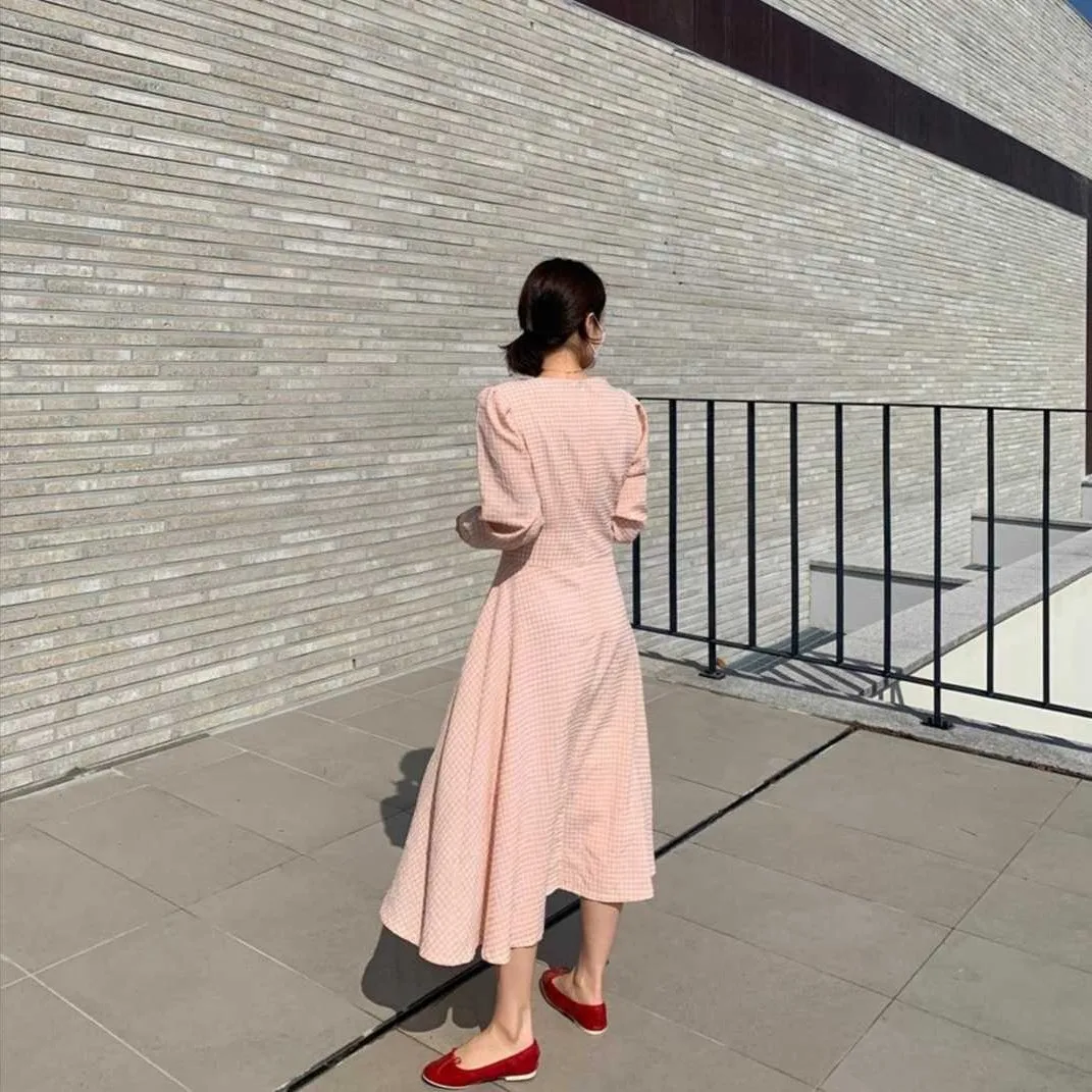 

Korean Chic French Sweet Western Style Youthful-Looking Retro Plaid Pointed Collar Slimming Midi Dress for Women Spring