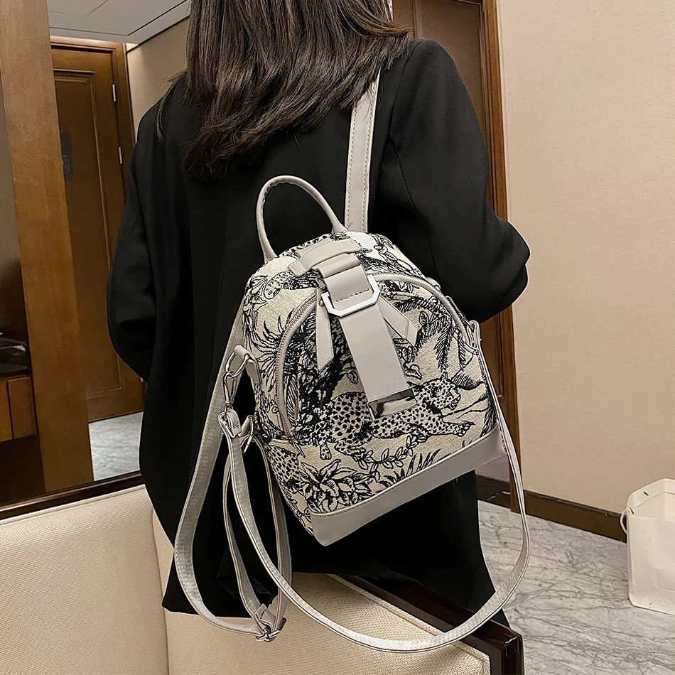 Женский маленький рюкзак с вышивкой Высококачественная кожаная сумка через