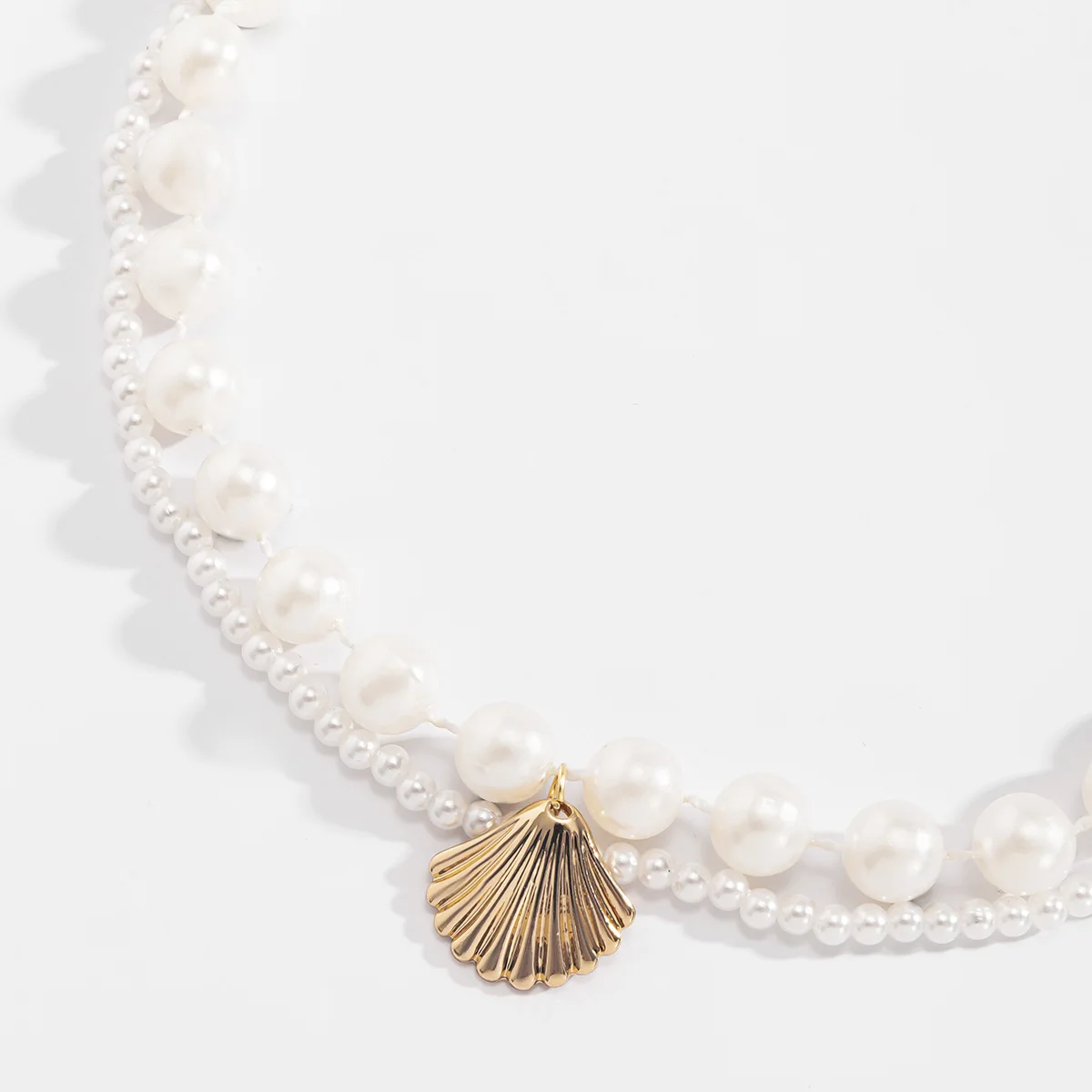 

Korean Style Metal Shell Necklace for Female Retro Simple Imitation Pearl Clavicle Necklaces Trendy Jewelry