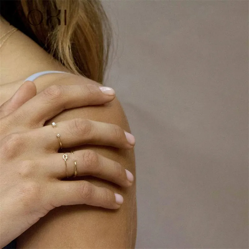 Женское кольцо из серебра 925 пробы с фианитом открытым носком|Кольца| |