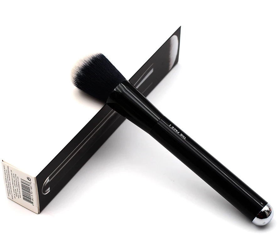 Антибактериальная кисть для основы лица классический черный с деревянной ручкой