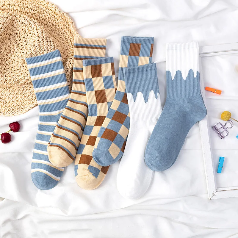 

Чулки женские в стиле ретро, впитывающие пот, мягкие повседневные, в полоску, с клетчатым принтом, модные Чулочные изделия для девушек, 1 пара