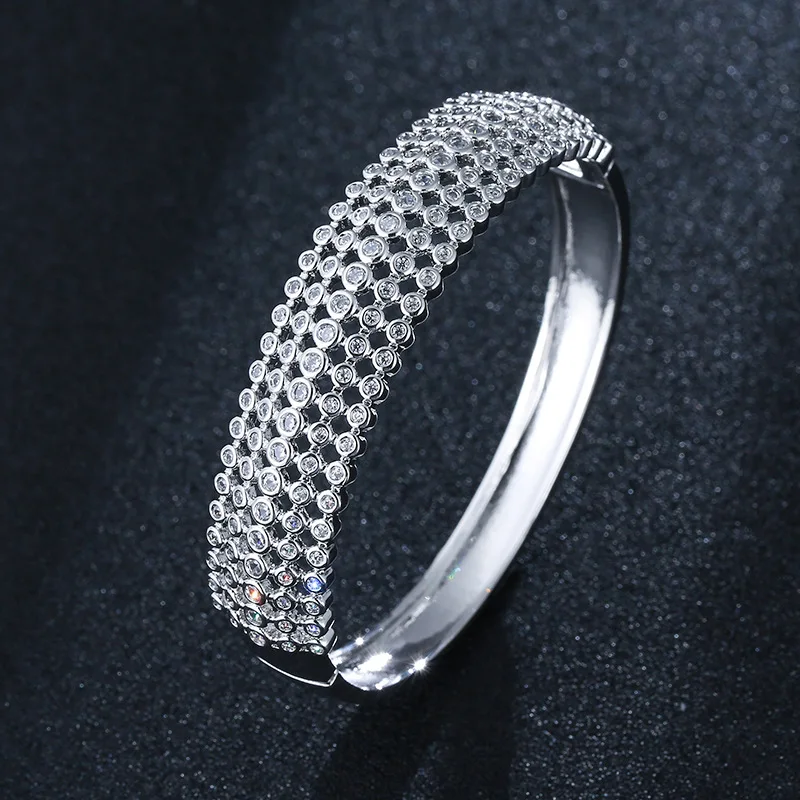 

HIBRIDE Super Luxury Women Jewelry Gold Color Fashion CZ Round Bangle For Ladies Geometric Design Dubai Bracelet Party B-161