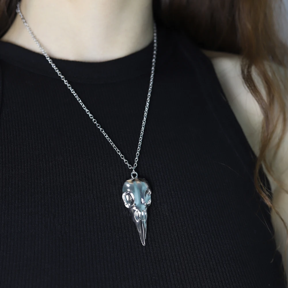 

Hot Selling Fashion Novelty Stereo Crow Head Skull Pendant Necklace Chains Christmas Present Punk Gothic Jewelry Wholesale