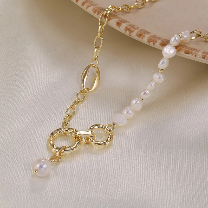 

Find Me Vintage Elegant Baroque Pearl Pendant Necklace Simple Imitation Pearl Chain Stitching Necklace For Women Jewelry Gift