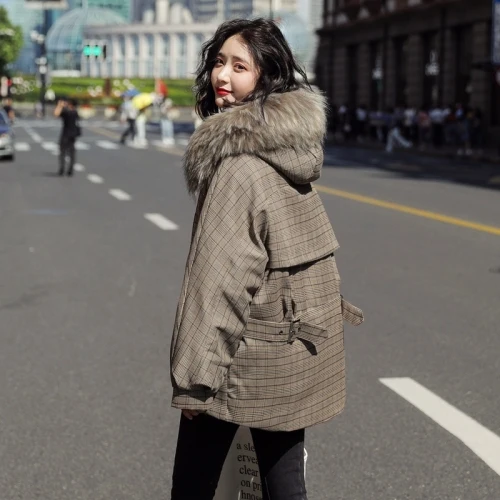 

New Down Jacket Women's Check Short Bread Jacket Small Net Red Cotton Coat