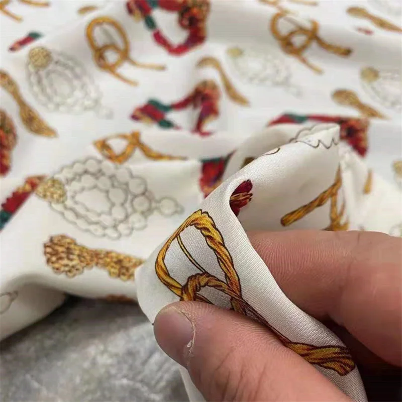 

Fashion Letter Brand Silk Fabric D Home Luxury Big Brand 18mme Stretch High-end Clothing Dress Mulberry Fabric 100% Jacquard