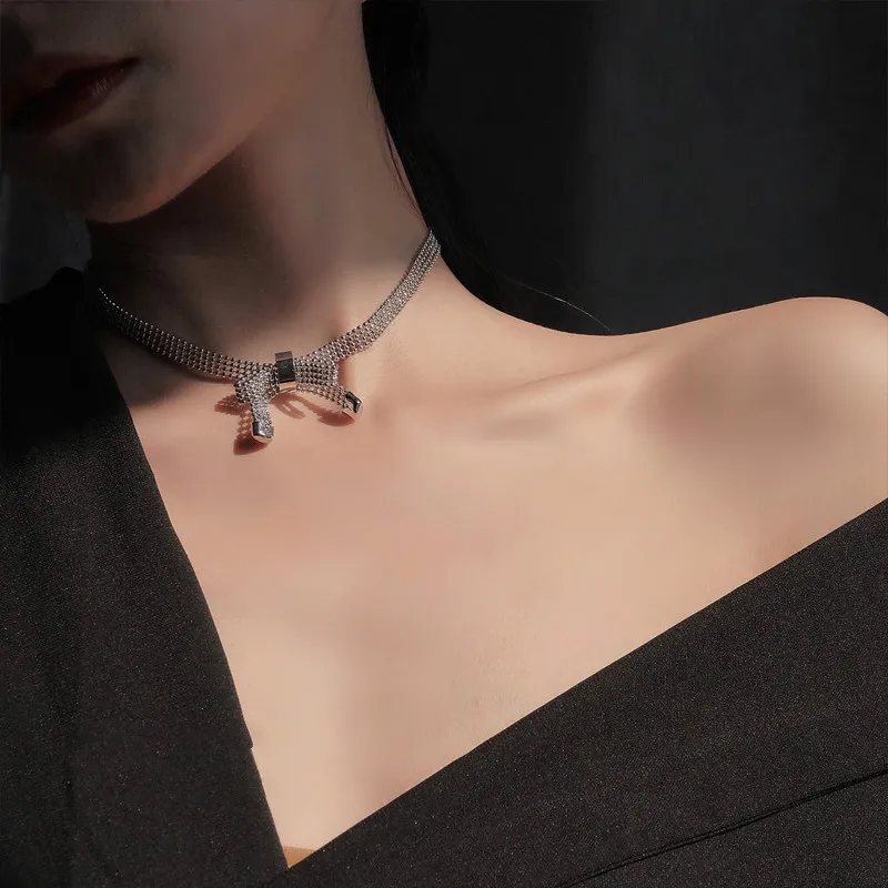 Женское Ожерелье с широкой цепью толстая цепь серебристого цвета бантом