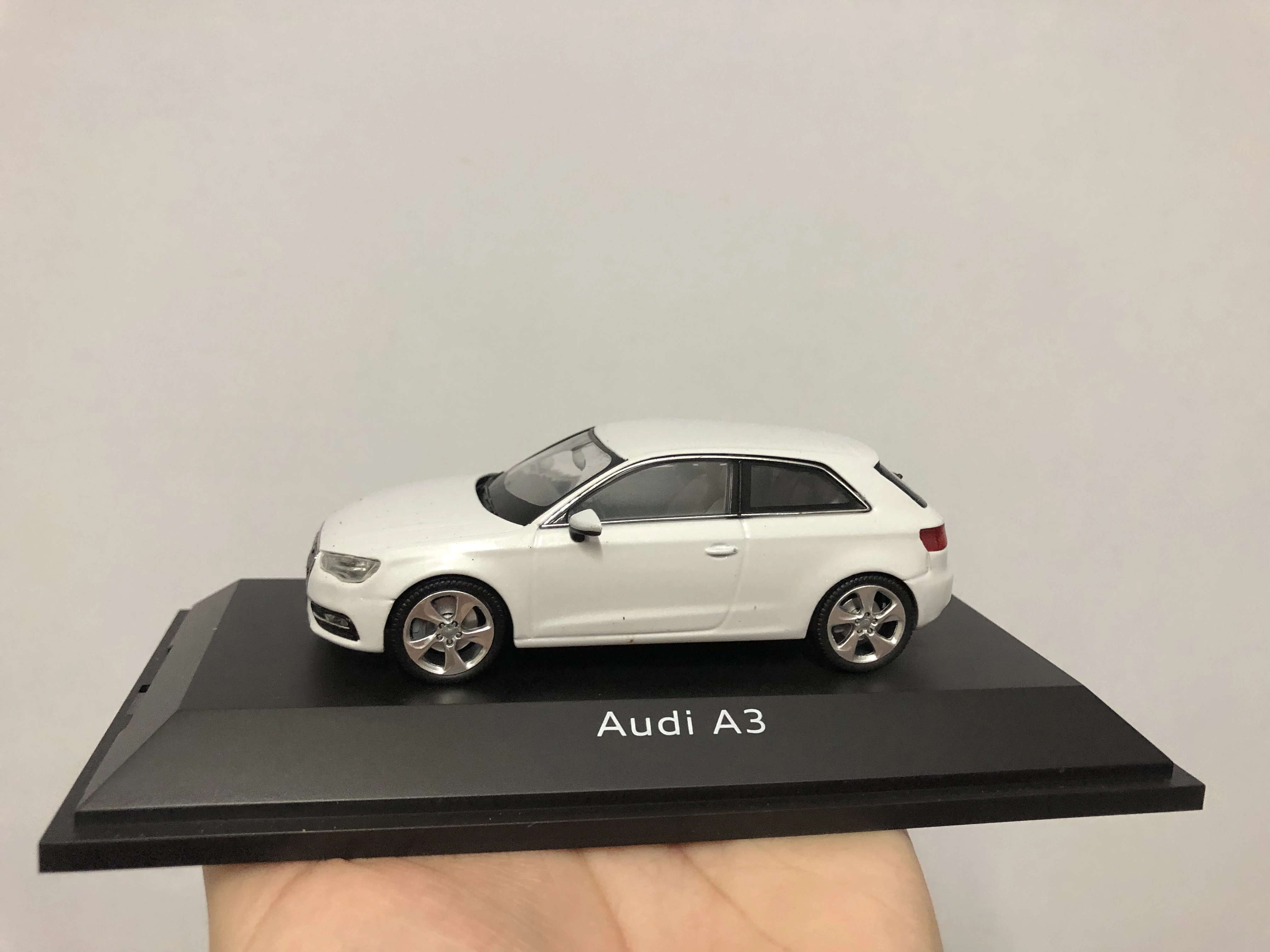 Schuco 1/43 Audi A3 двухдверный Хэтчбек 2012 имитация модели автомобиля литый под