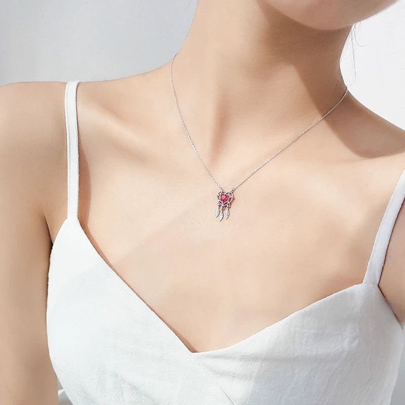 Ожерелье серебряного цвета с красным сердцем Ловца снов и перьями ожерелье
