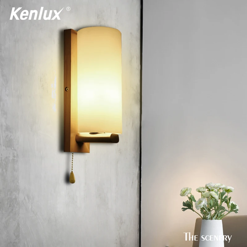 Декоративное настенное бра в скандинавском стиле со стеклянным абажуром