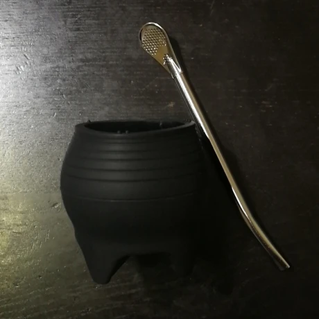 Черный 7 унций силиконовая чашка Yerba, ложка, соломенная чайная кружка, модный портативный походный стакан, не сломанная посуда для напитков, 200 мл, без BPA - Цвет: Черный