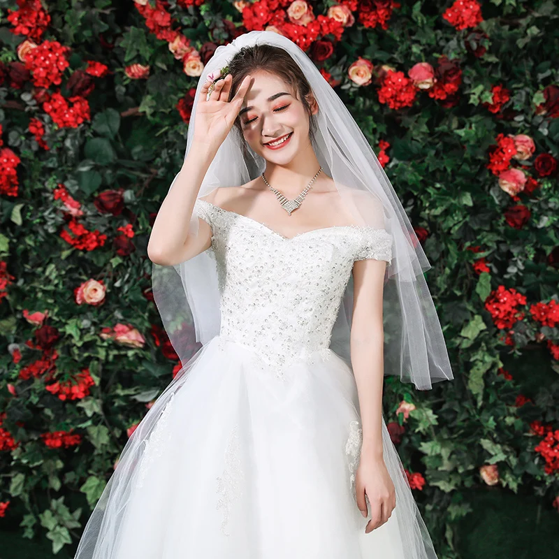 Фата свадебная двухслойная Тюлевая с гребнем для невесты короткая цвета