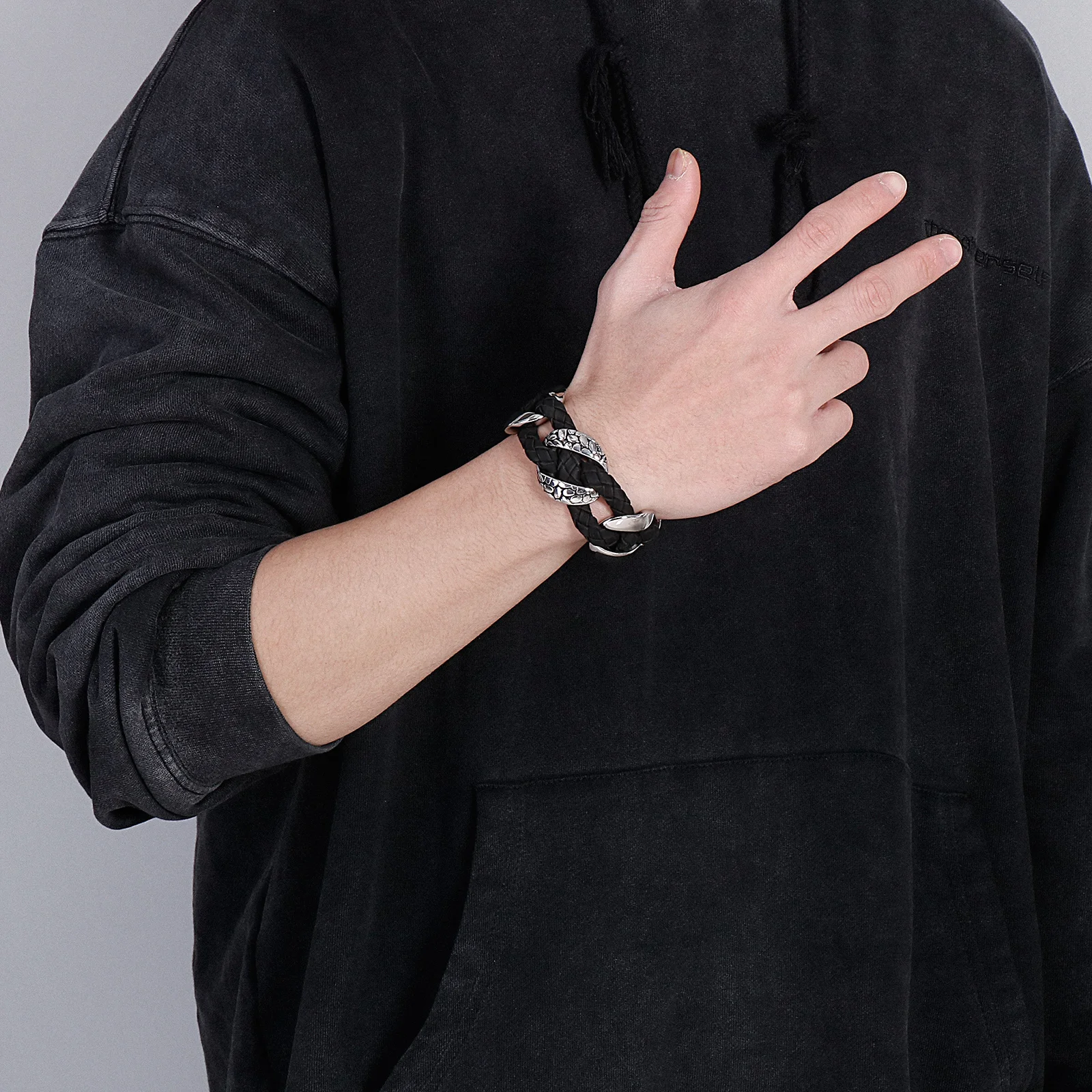 

Kalen 29mm Wide Wristband Heavy Duty Cuban Chain Stainless Steel Leather Woven Men's Bracelet