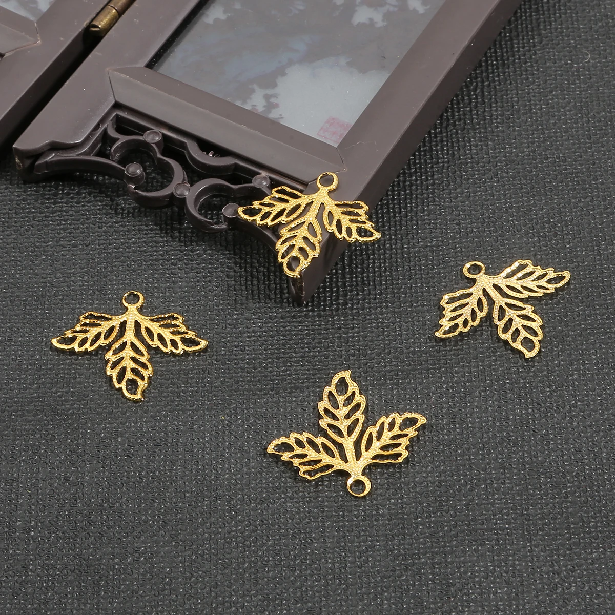 10 шт. полые металлические подвески в виде кленового листа | Украшения и